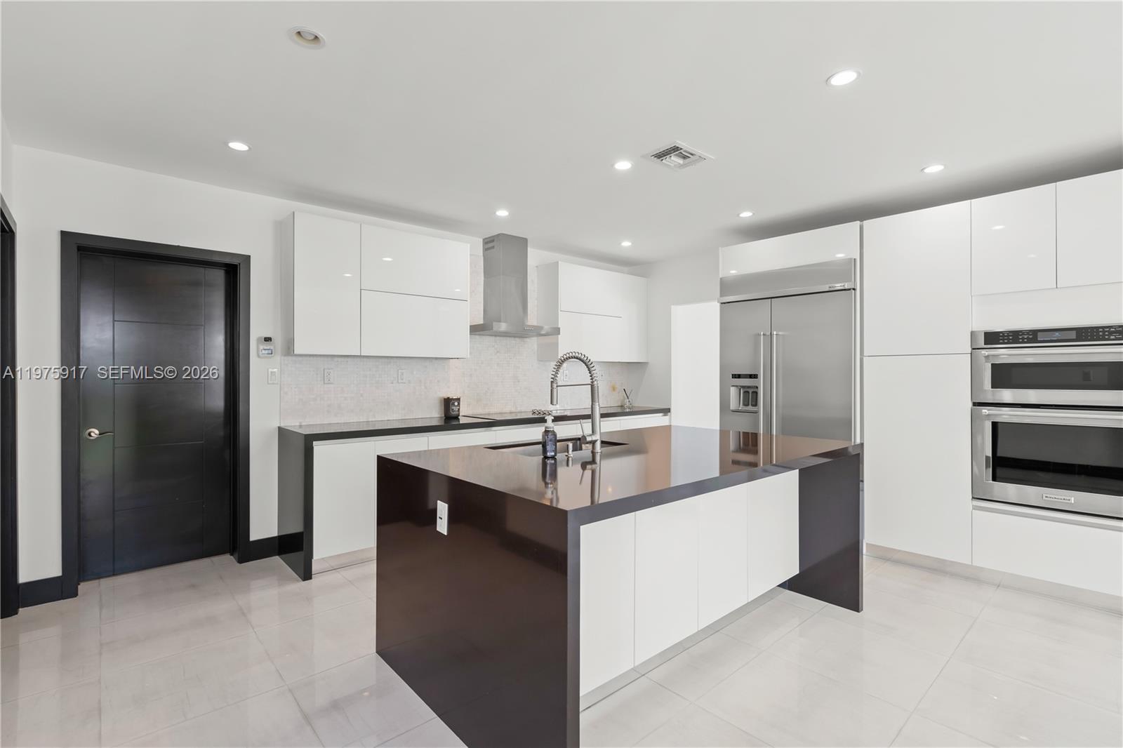 519 Alhambra Cir Coral Gables, FL 33134