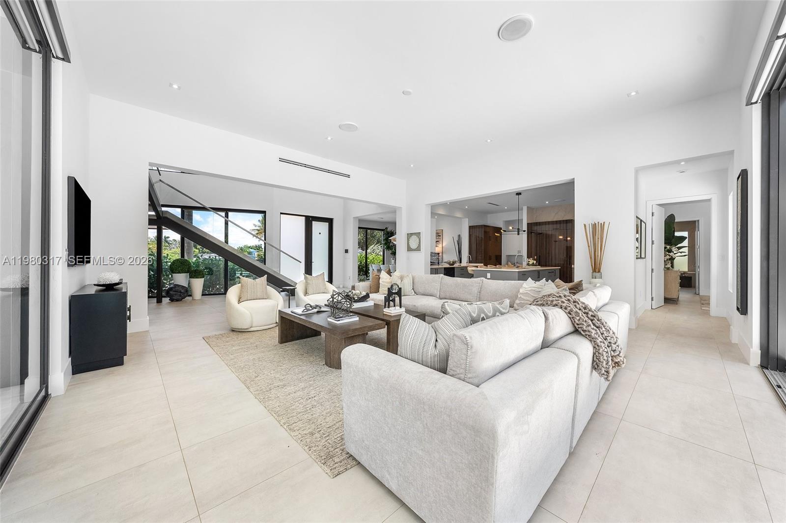 2500 Middle Riv Dr Fort Lauderdale, FL 33305