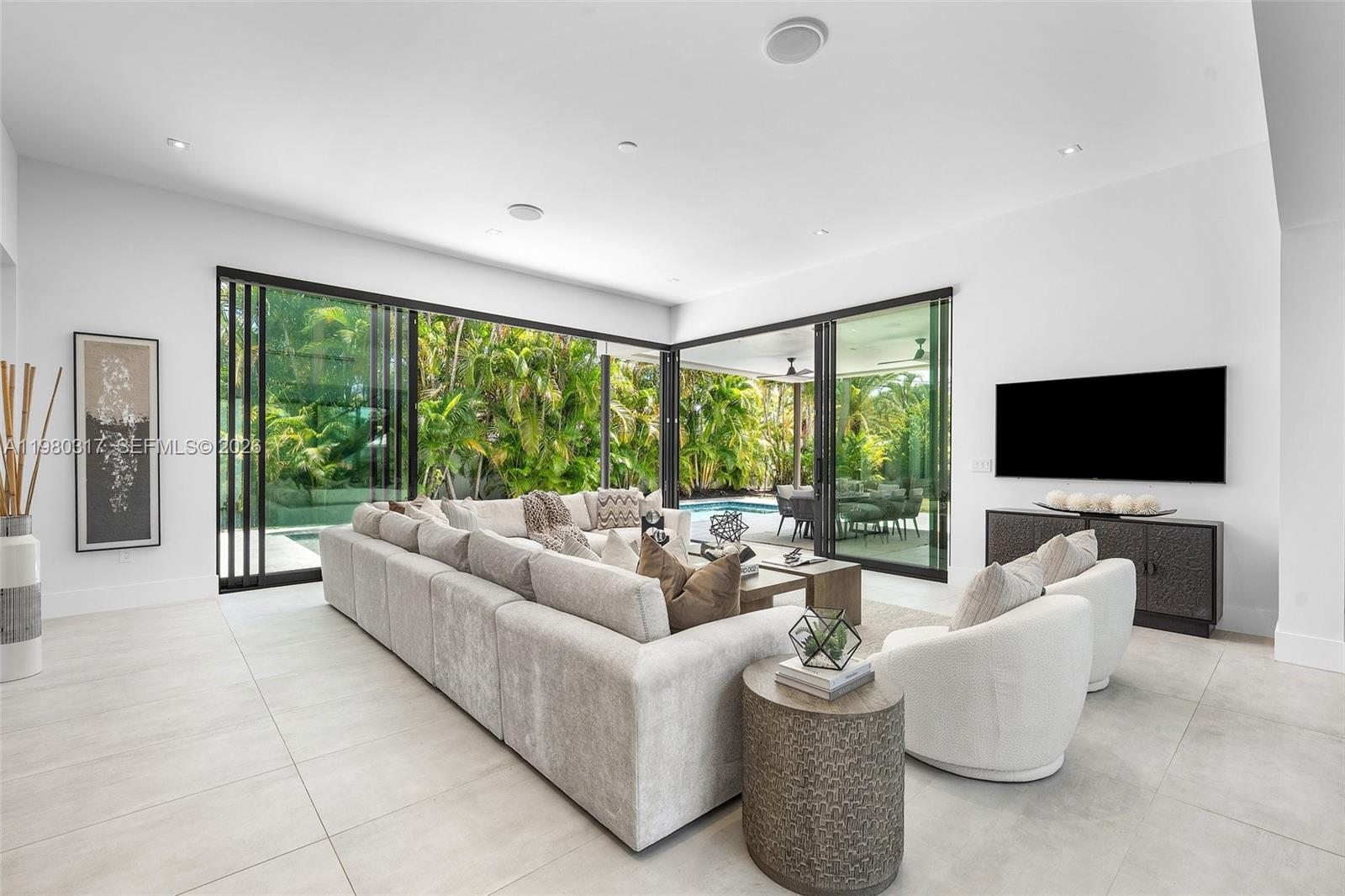 2500 Middle Riv Dr Fort Lauderdale, FL 33305