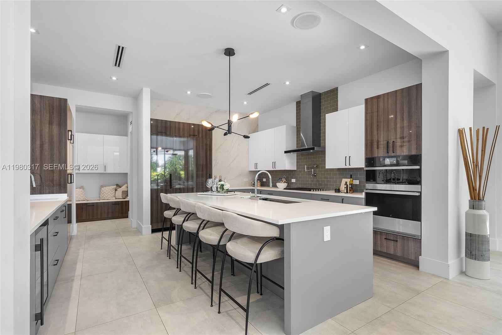 2500 Middle Riv Dr Fort Lauderdale, FL 33305