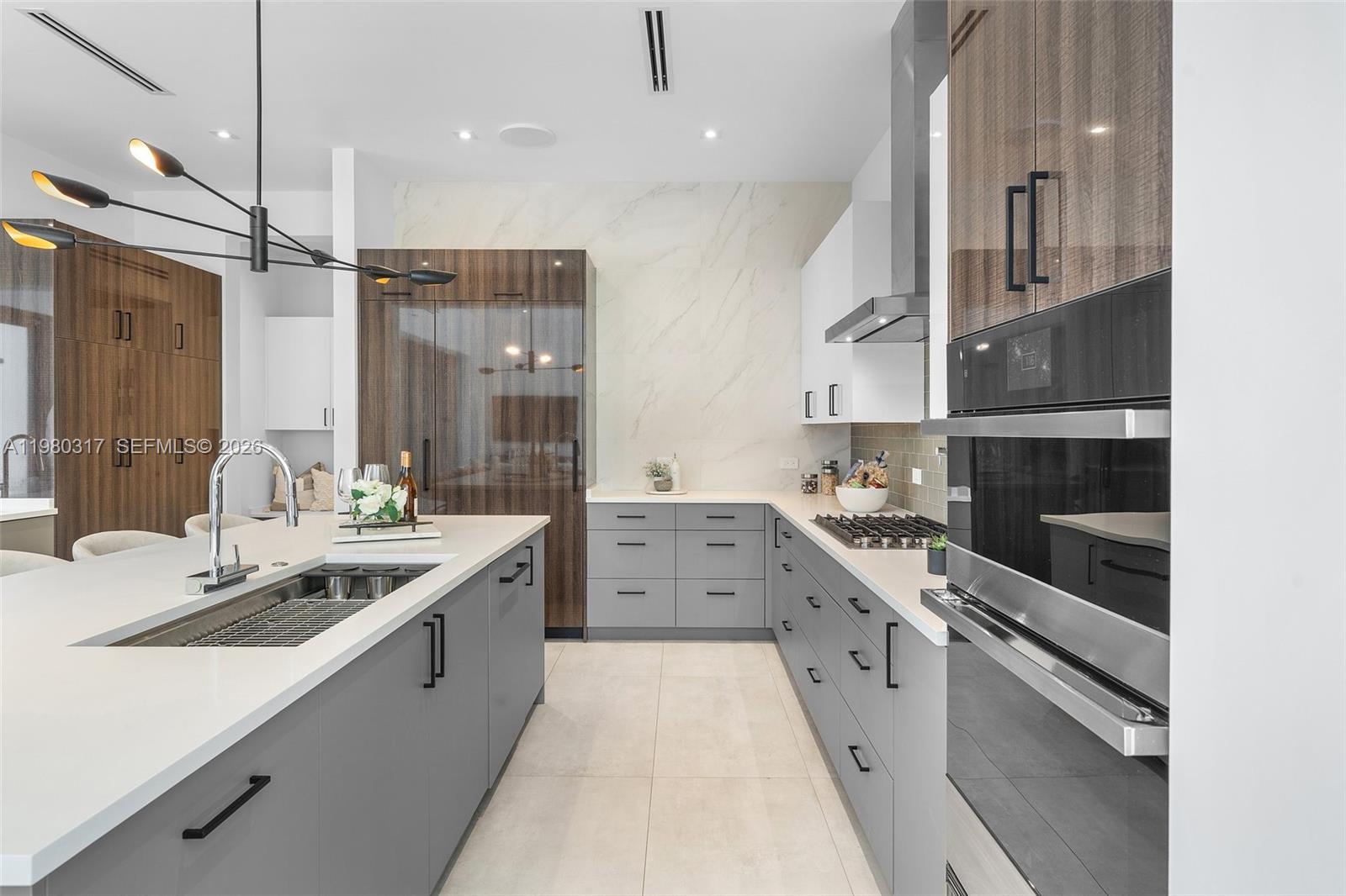 2500 Middle Riv Dr Fort Lauderdale, FL 33305