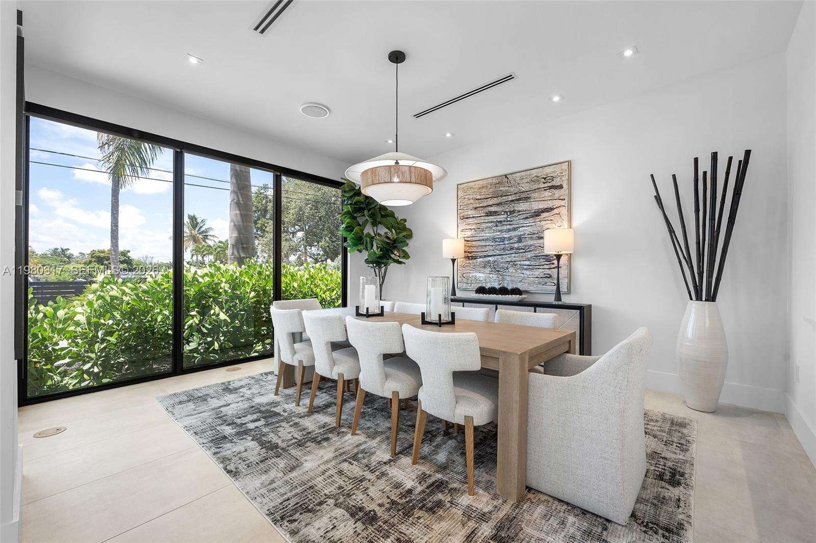 2500 Middle Riv Dr Fort Lauderdale, FL 33305