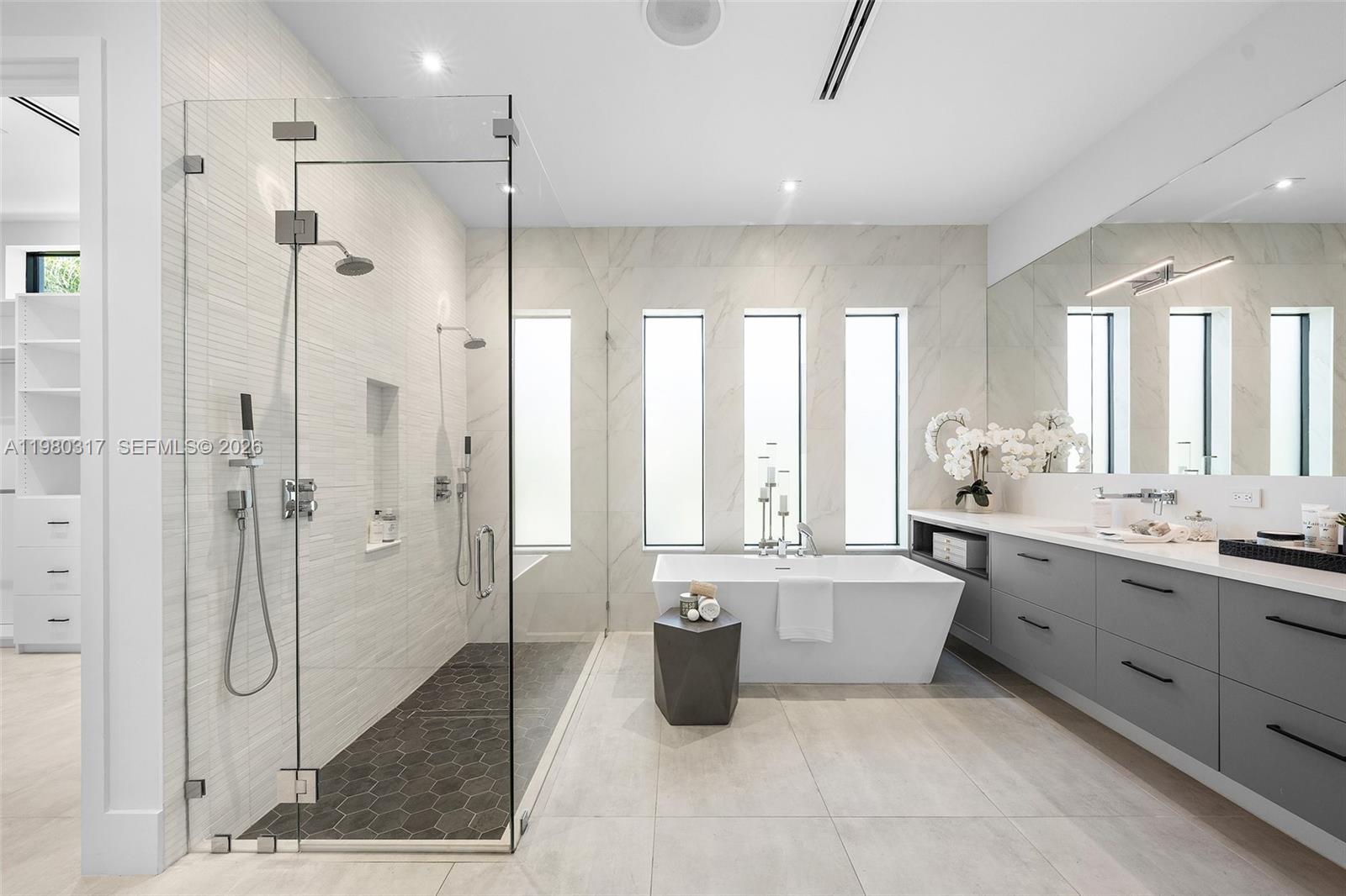 2500 Middle Riv Dr Fort Lauderdale, FL 33305