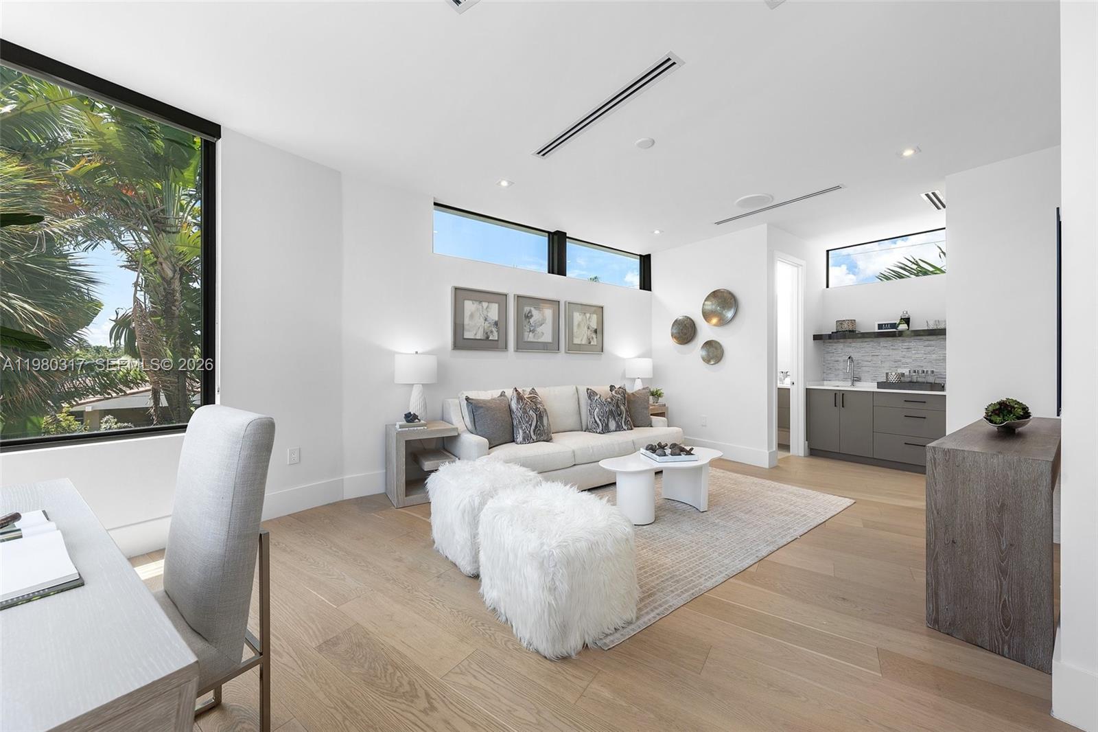 2500 Middle Riv Dr Fort Lauderdale, FL 33305