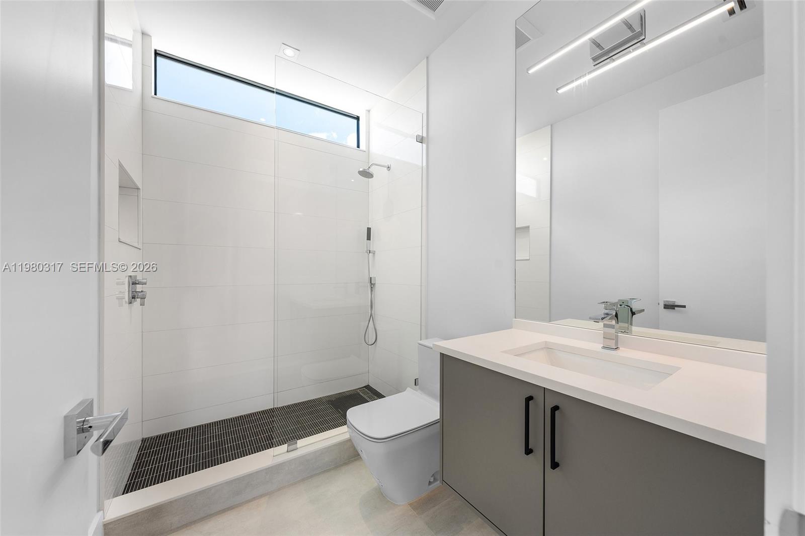 2500 Middle Riv Dr Fort Lauderdale, FL 33305