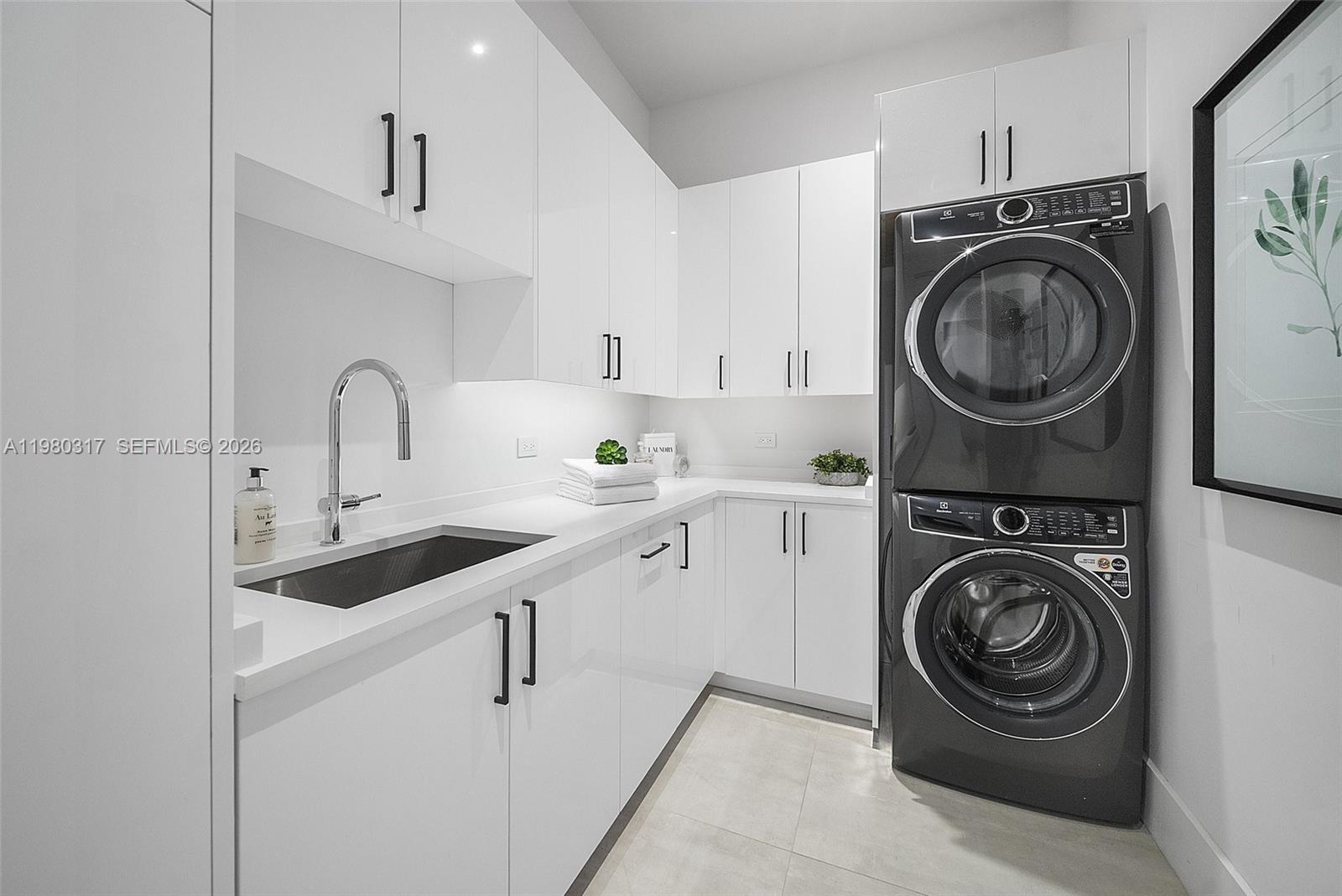 2500 Middle Riv Dr Fort Lauderdale, FL 33305