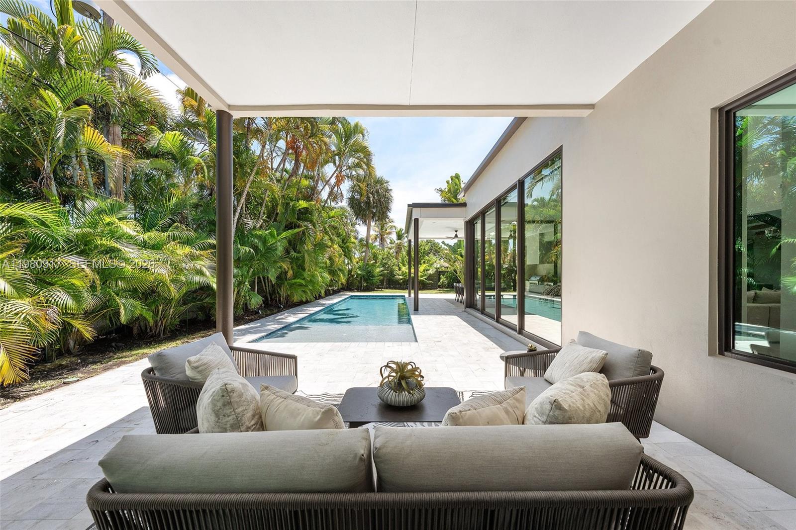 2500 Middle Riv Dr Fort Lauderdale, FL 33305