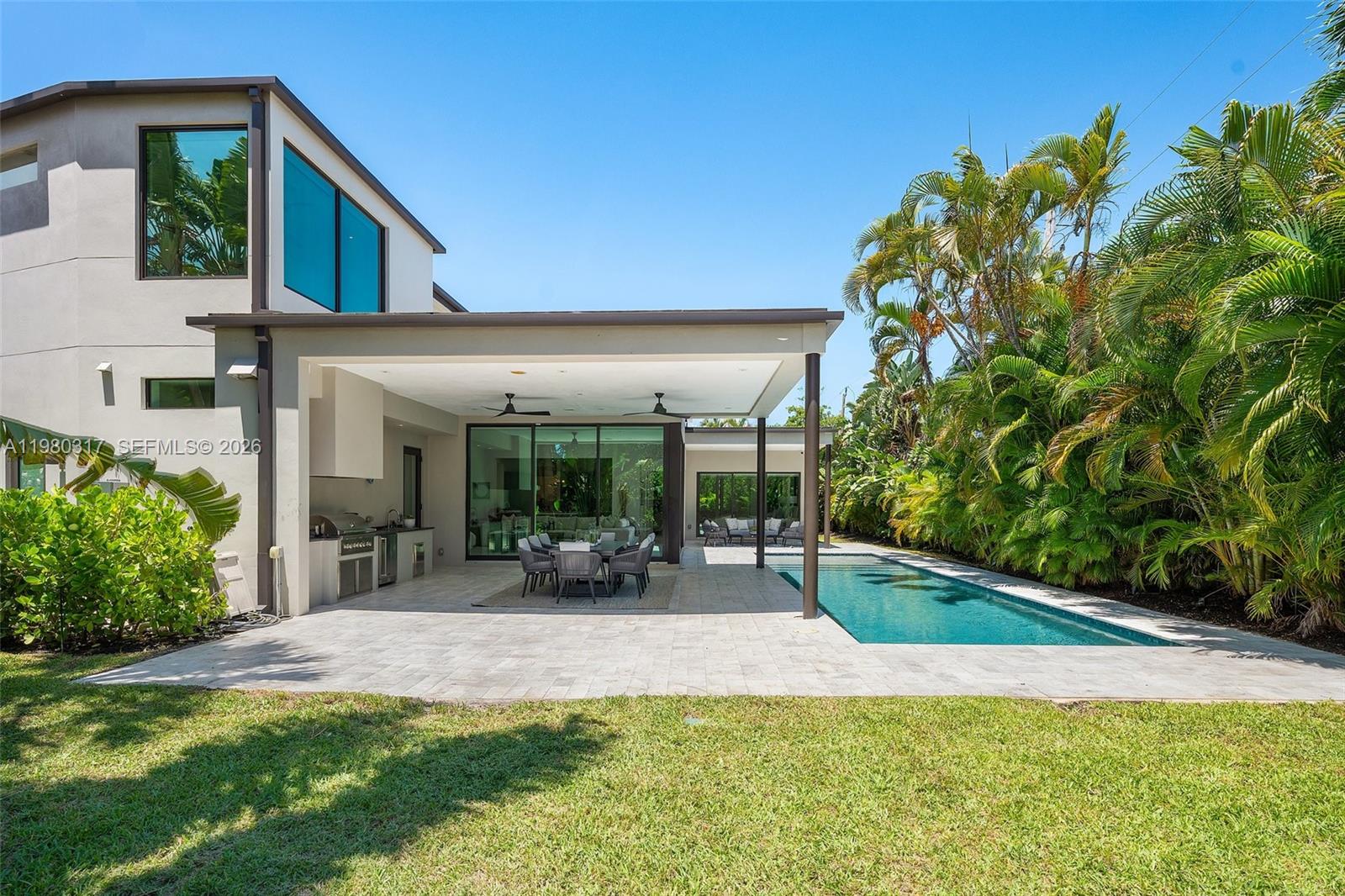 2500 Middle Riv Dr Fort Lauderdale, FL 33305