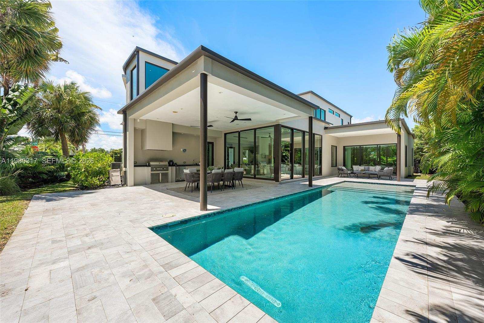 2500 Middle Riv Dr Fort Lauderdale, FL 33305