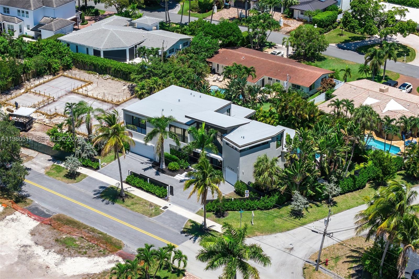 2500 Middle Riv Dr Fort Lauderdale, FL 33305