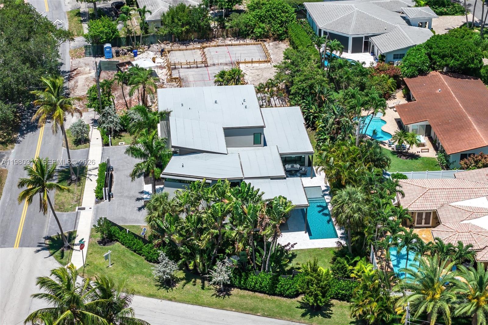 2500 Middle Riv Dr Fort Lauderdale, FL 33305