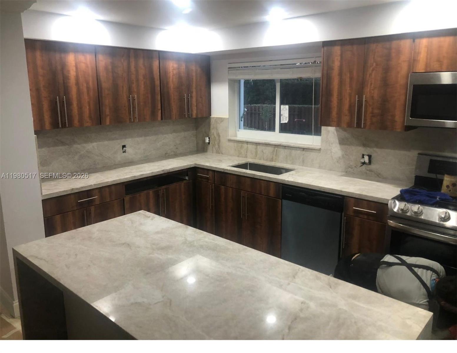 1015 S 14th Ave Hollywood, FL 33020