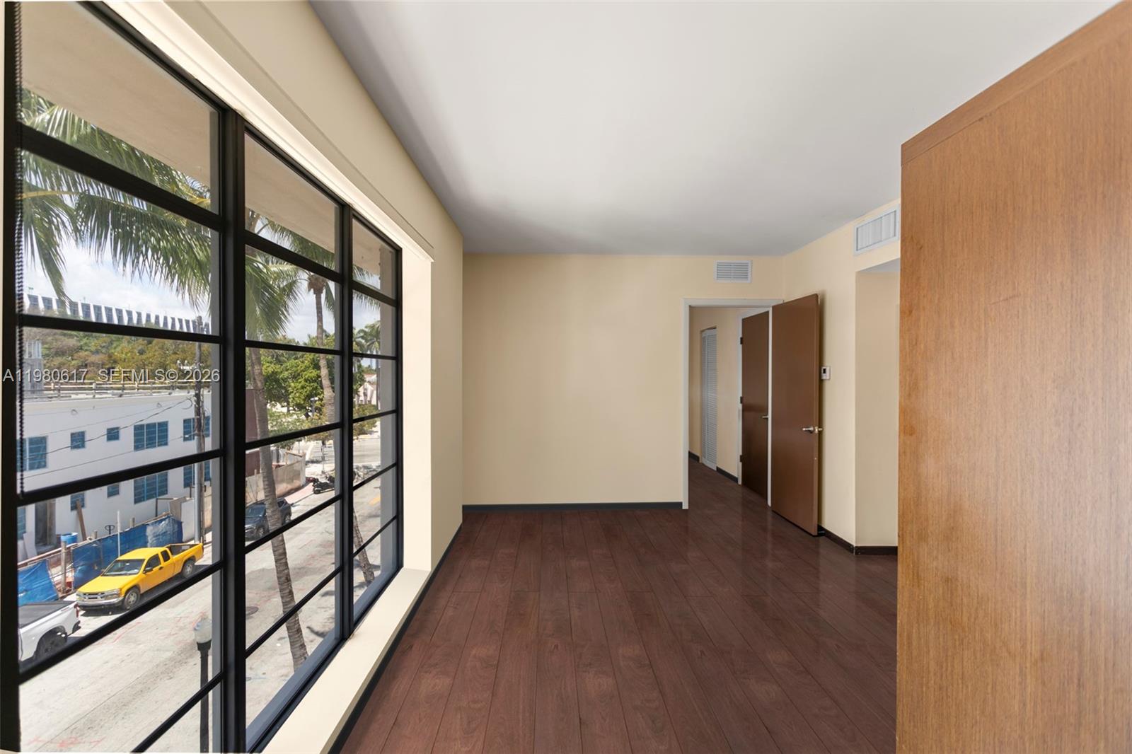 435 21st St #301 Miami Beach, FL 33139