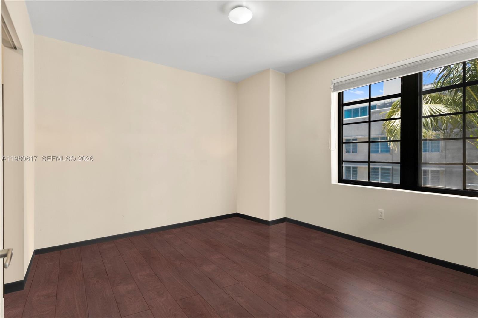 435 21st St #301 Miami Beach, FL 33139