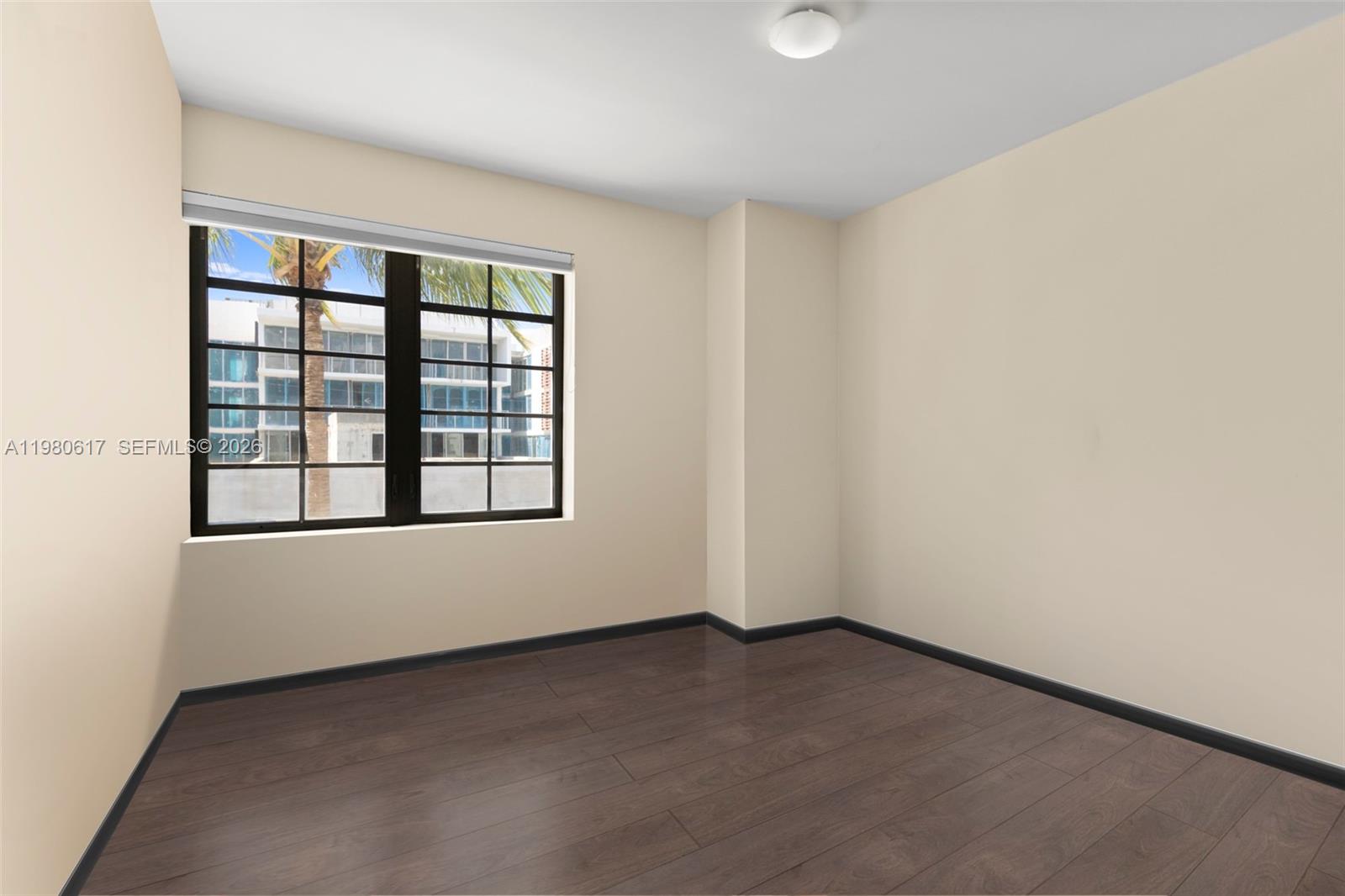 435 21st St #301 Miami Beach, FL 33139