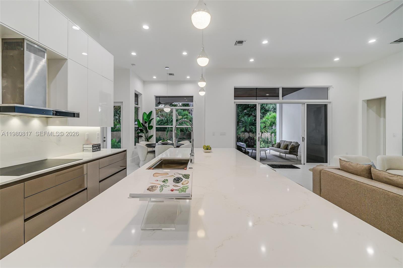 11412 NE 8th Ave Biscayne Park, FL 33161