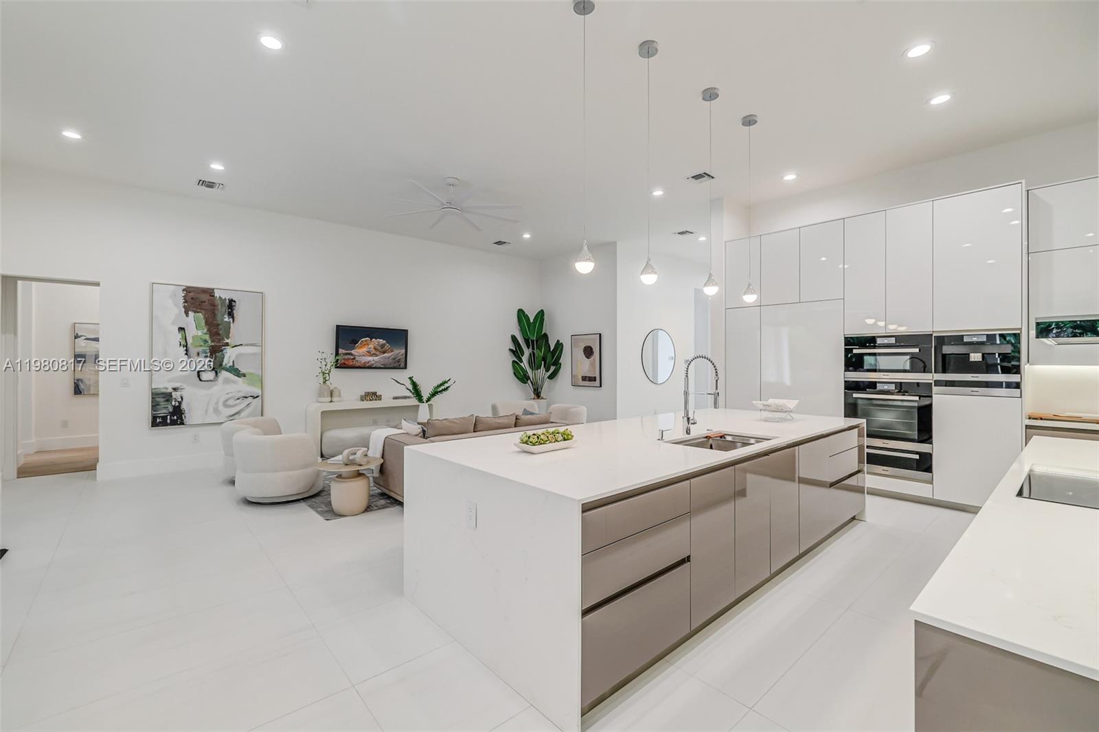 11412 NE 8th Ave Biscayne Park, FL 33161