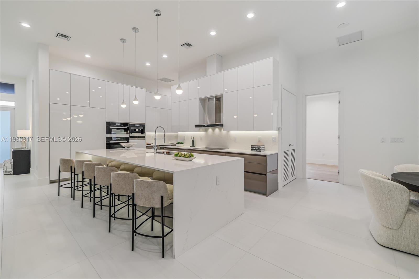 11412 NE 8th Ave Biscayne Park, FL 33161