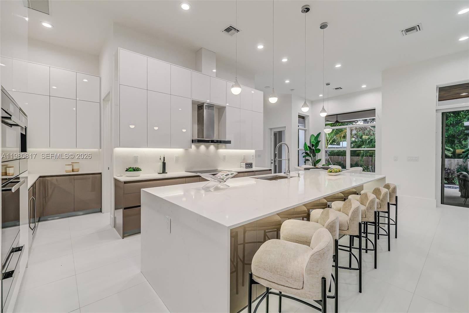 11412 NE 8th Ave Biscayne Park, FL 33161