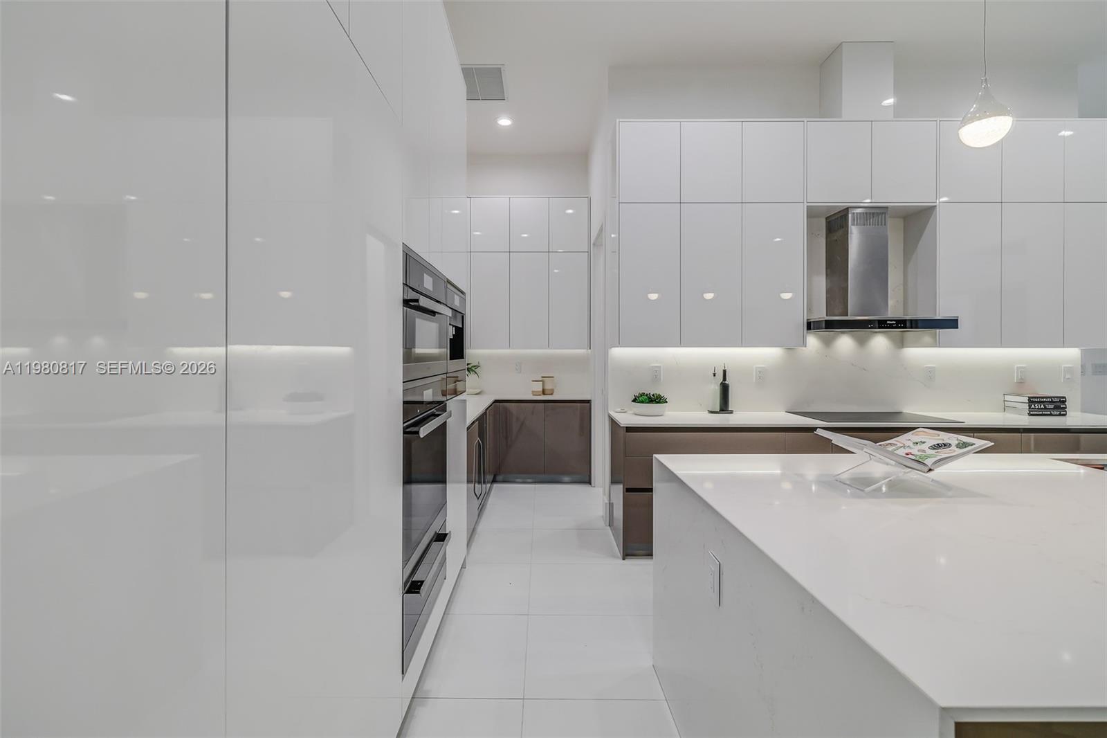 11412 NE 8th Ave Biscayne Park, FL 33161