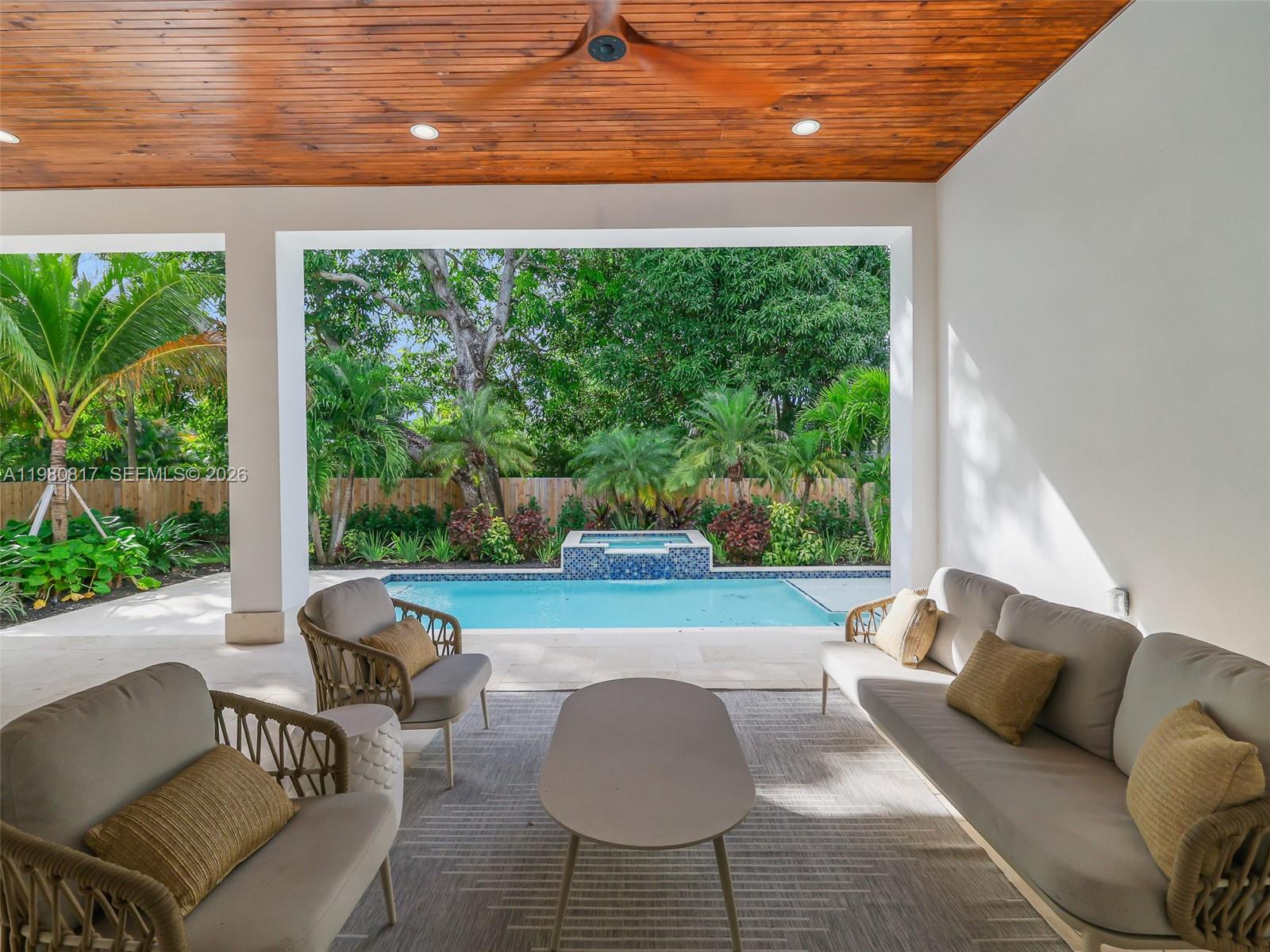 11412 NE 8th Ave Biscayne Park, FL 33161