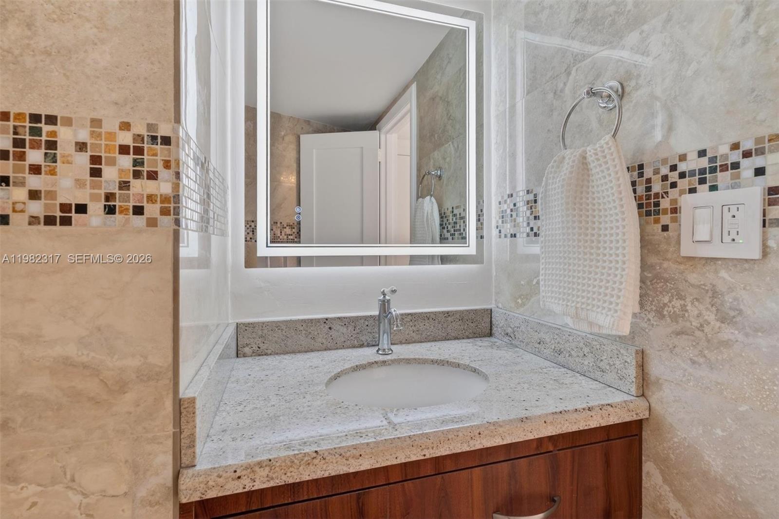 2899 Collins Ave #1223 Miami Beach, FL 33140