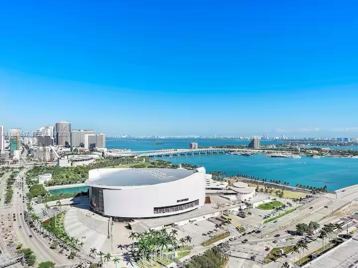 398 NE 5th St #3516 Miami, FL 33132