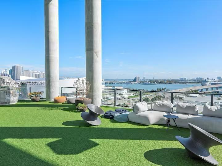 398 NE 5th St #3516 Miami, FL 33132