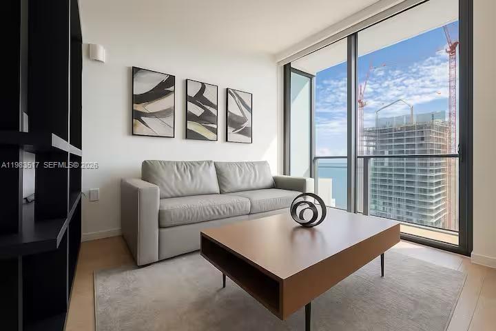 398 NE 5th St #3516 Miami, FL 33132