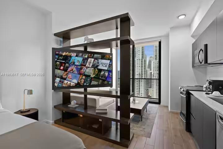 398 NE 5th St #3516 Miami, FL 33132