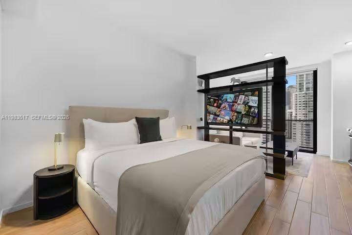 398 NE 5th St #3516 Miami, FL 33132