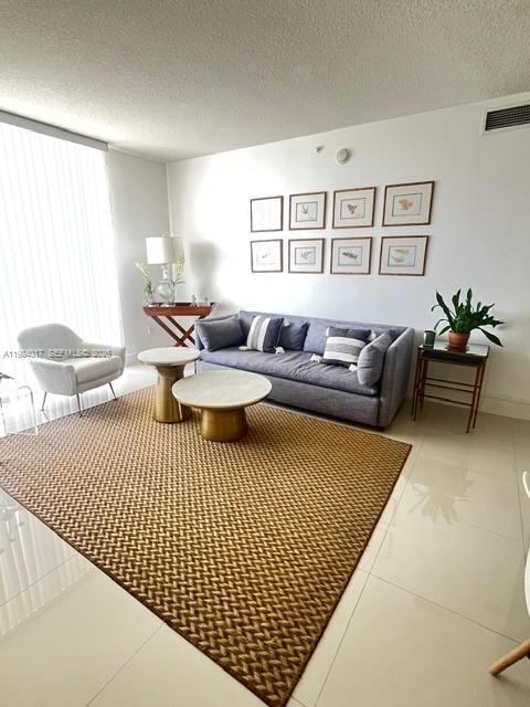 image The Venture at Aventura1