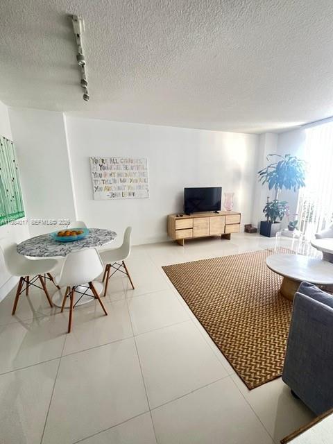 image The Venture at Aventura5