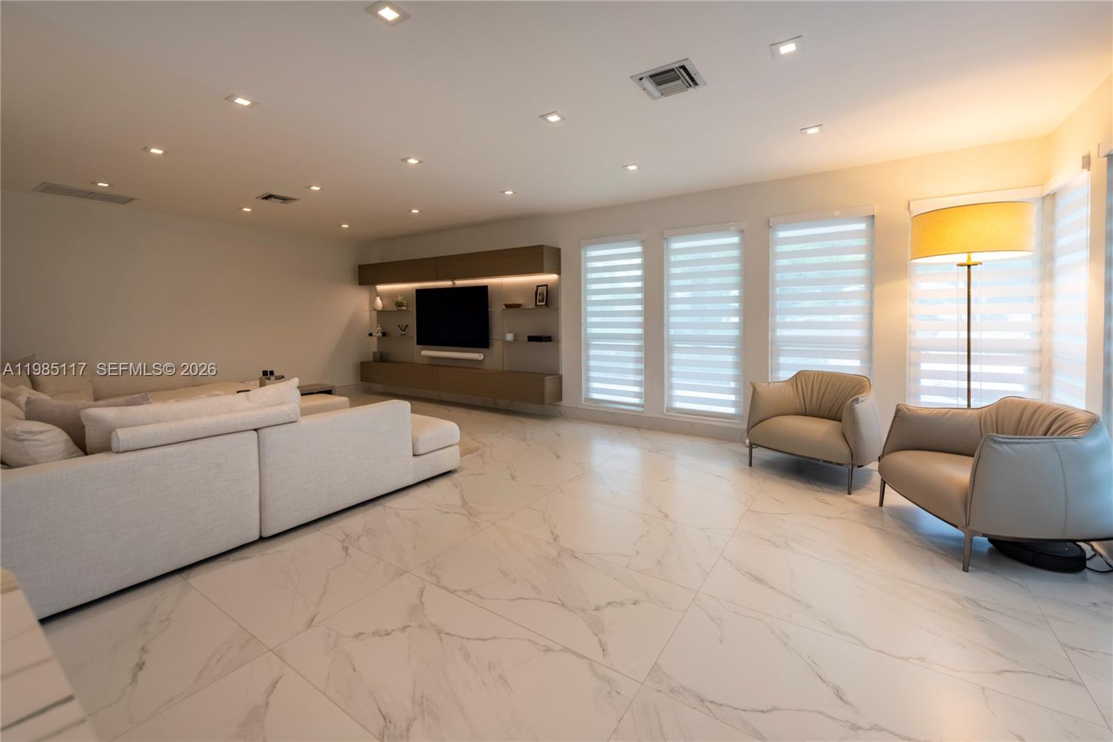 302 N Highland Dr Hollywood, FL 33021