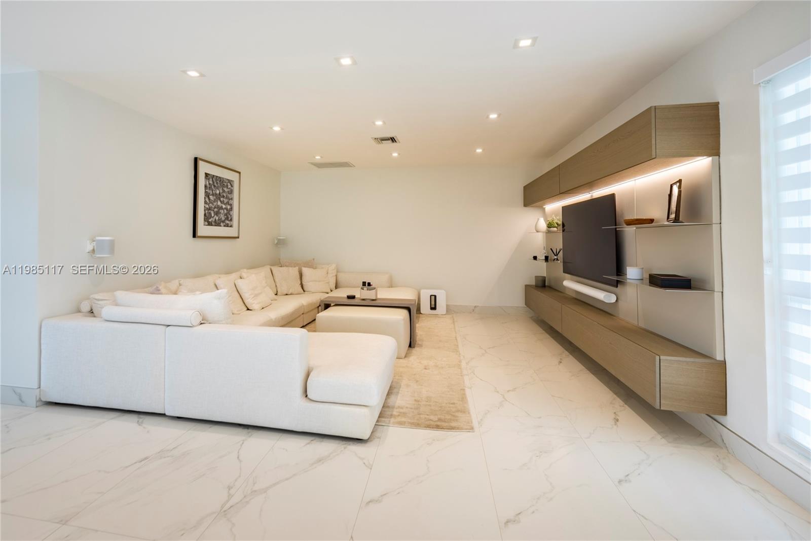 302 N Highland Dr Hollywood, FL 33021