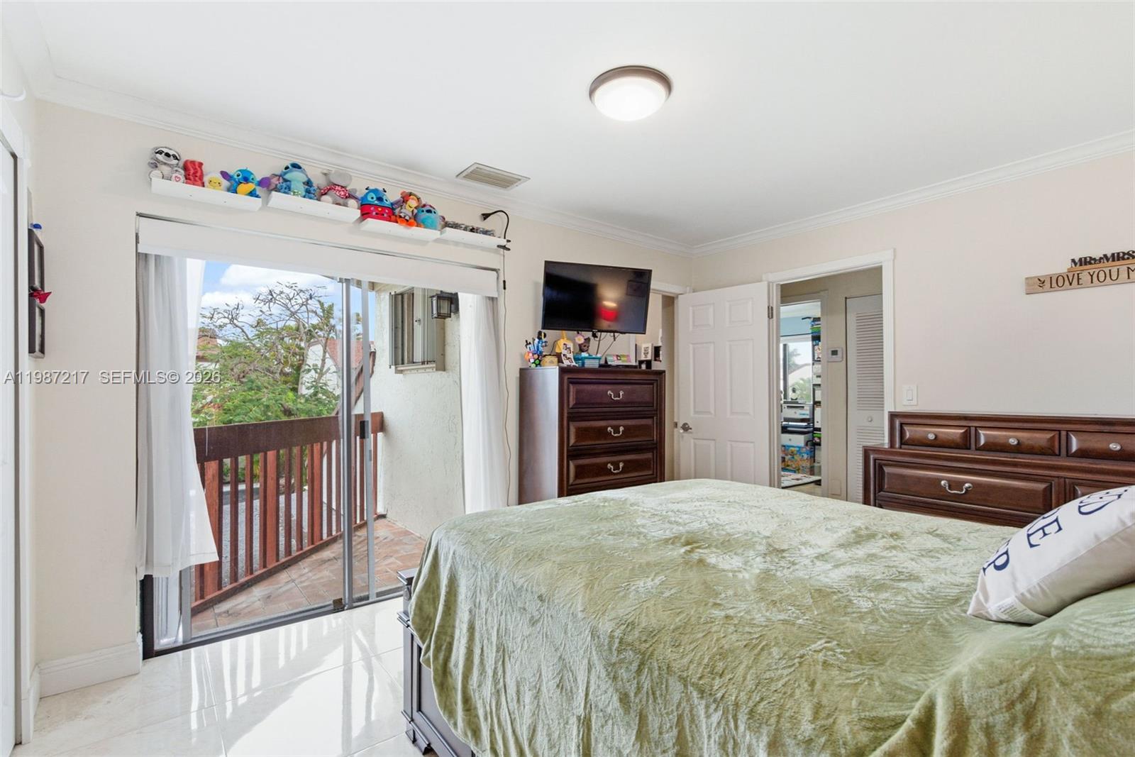 9746 NW 4th Ln #9746 Miami, FL 33172