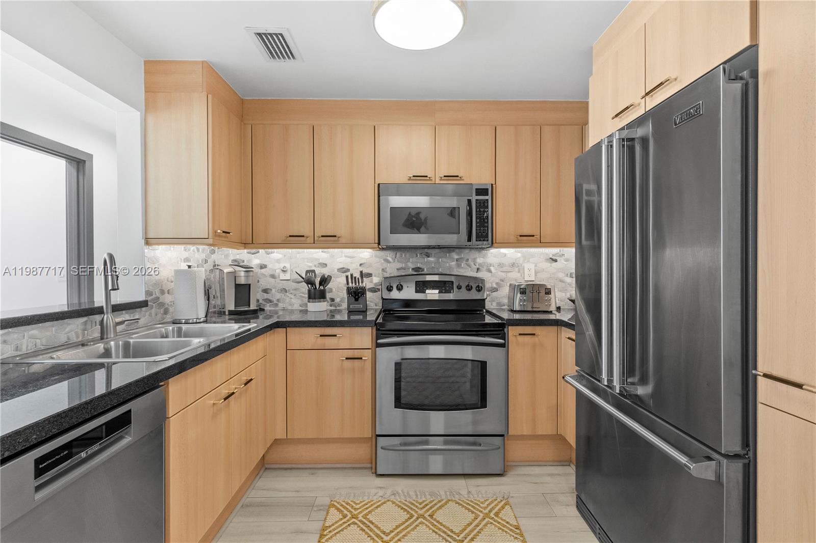 225 Collins Ave #5J Miami Beach, FL 33139