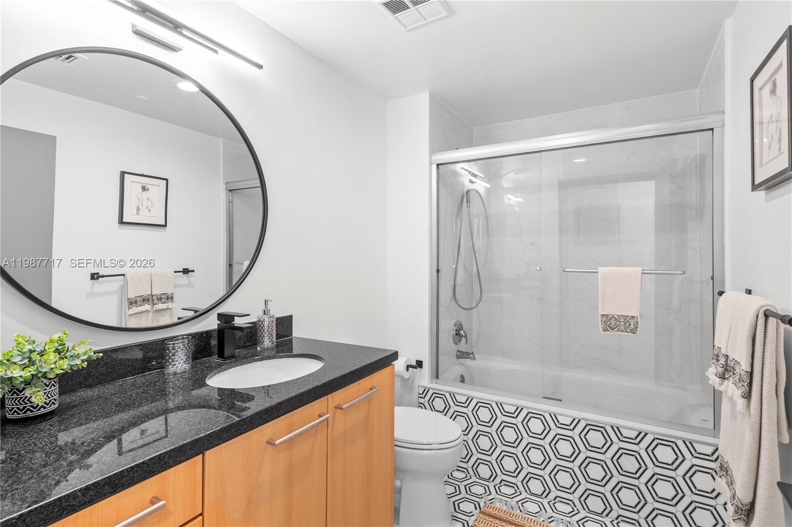 225 Collins Ave #5J Miami Beach, FL 33139