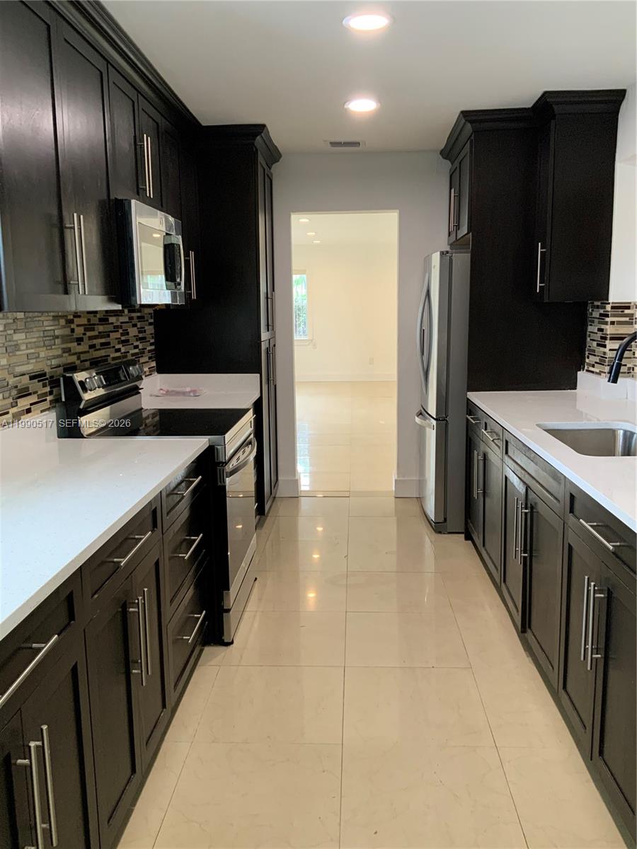 1970 NW 192nd Ter Miami Gardens, FL 33056