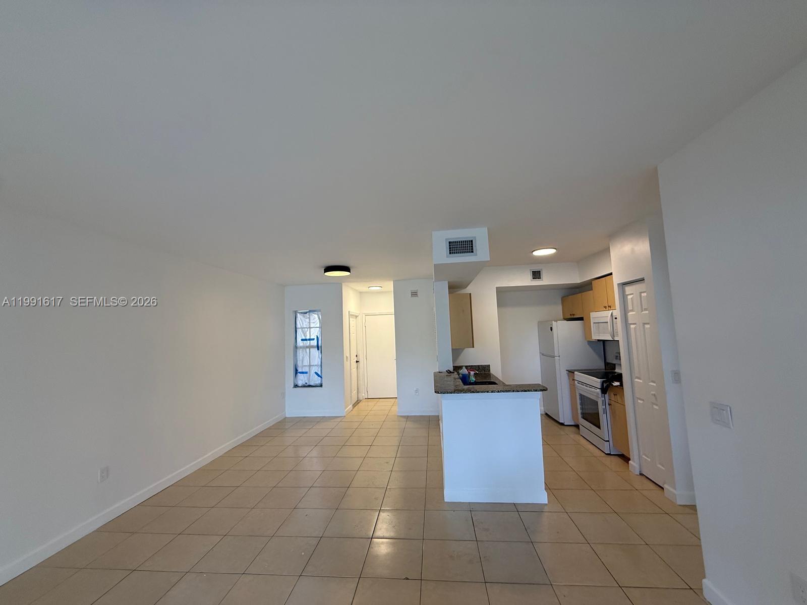 2493 Centergate Dr #102