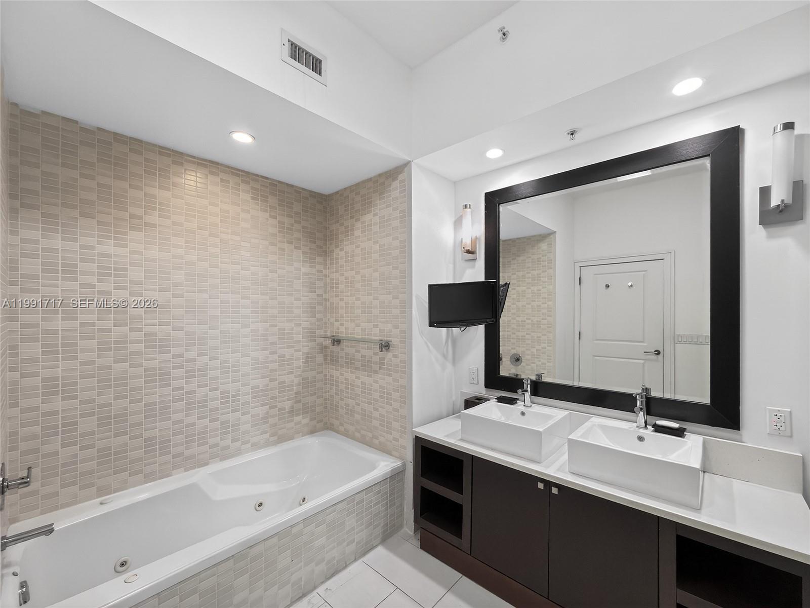 5300 NW 87th Ave #1408 Doral, FL 33178