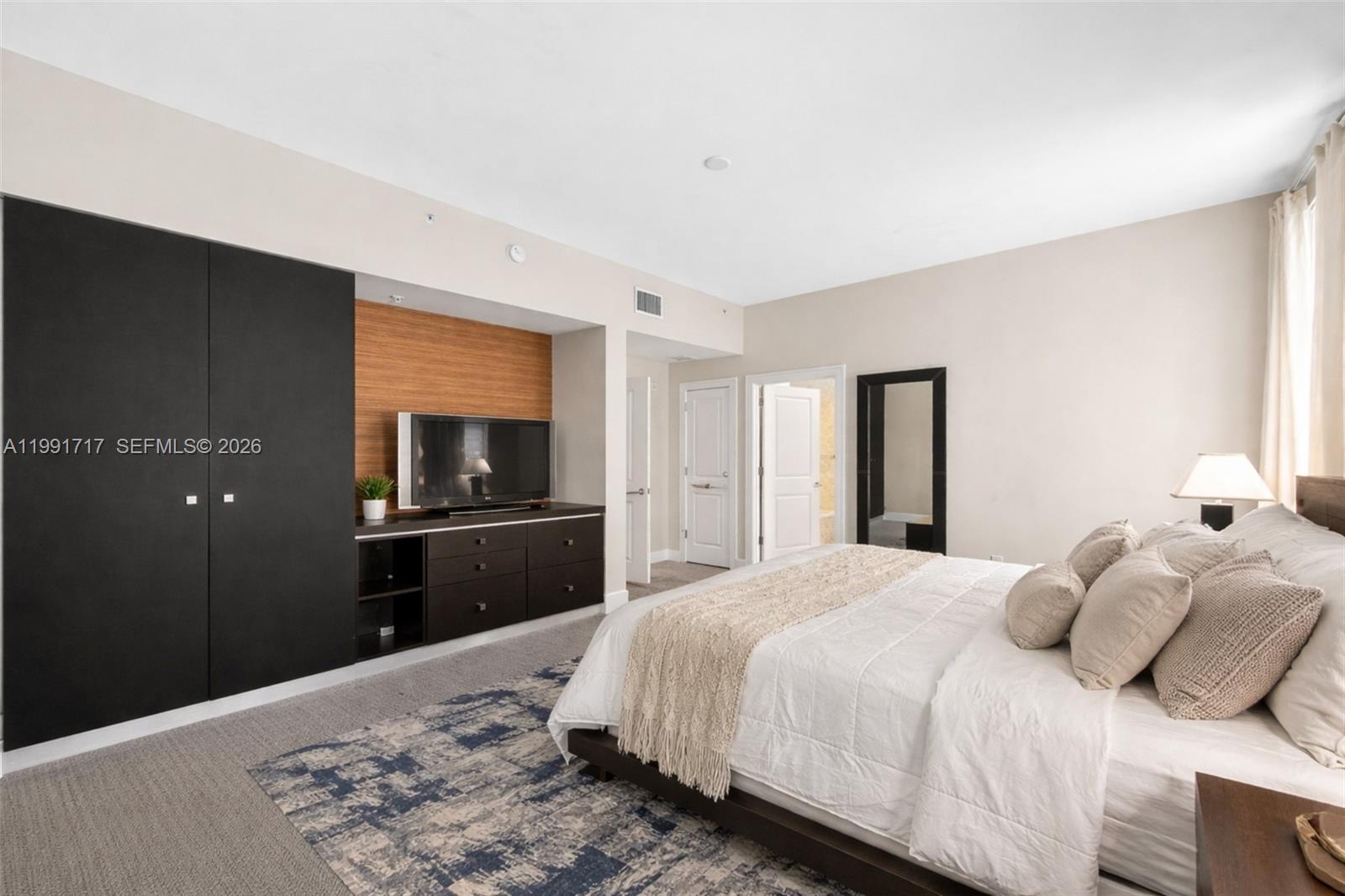 5300 NW 87th Ave #1408 Doral, FL 33178