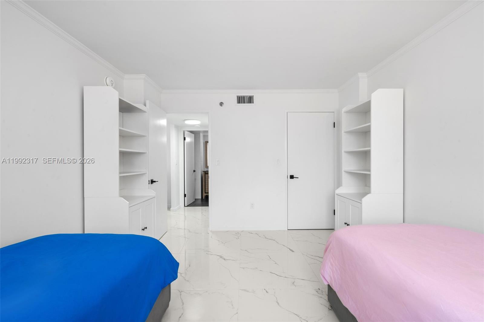 image Winston Towers 60010