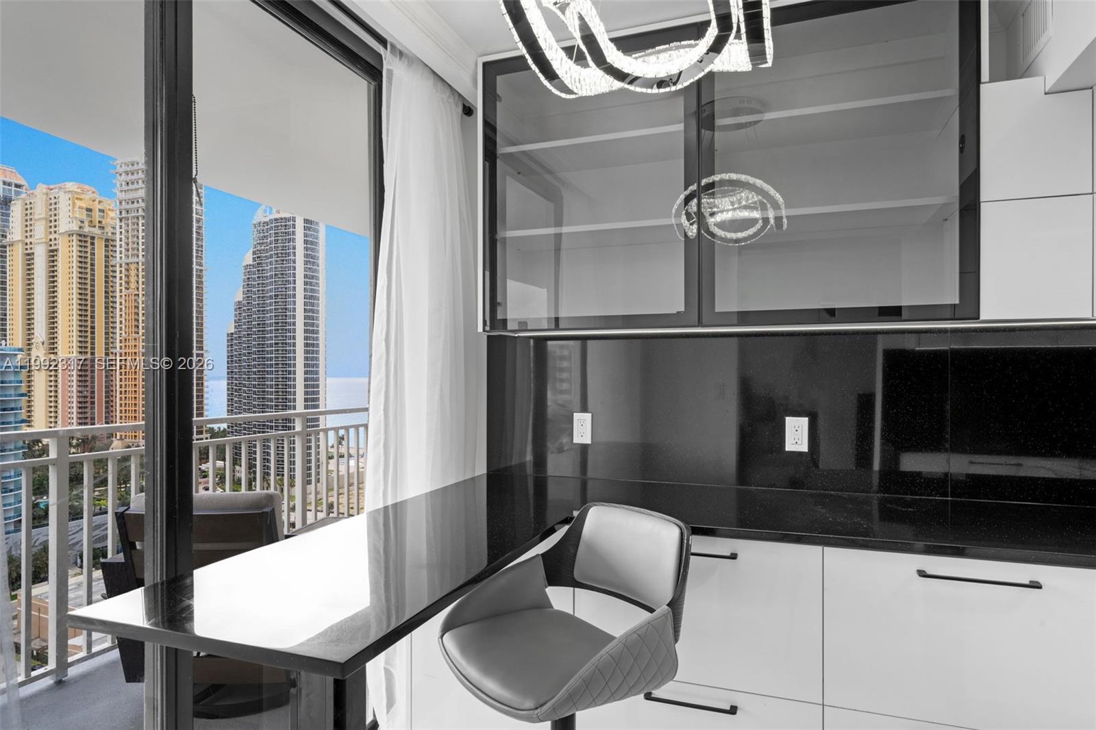 image Winston Towers 60014