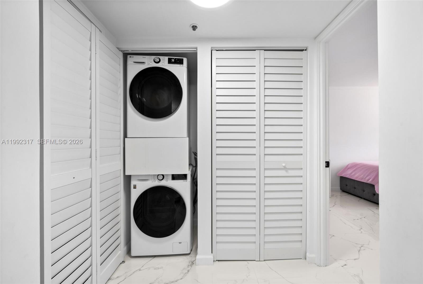 image Winston Towers 60015