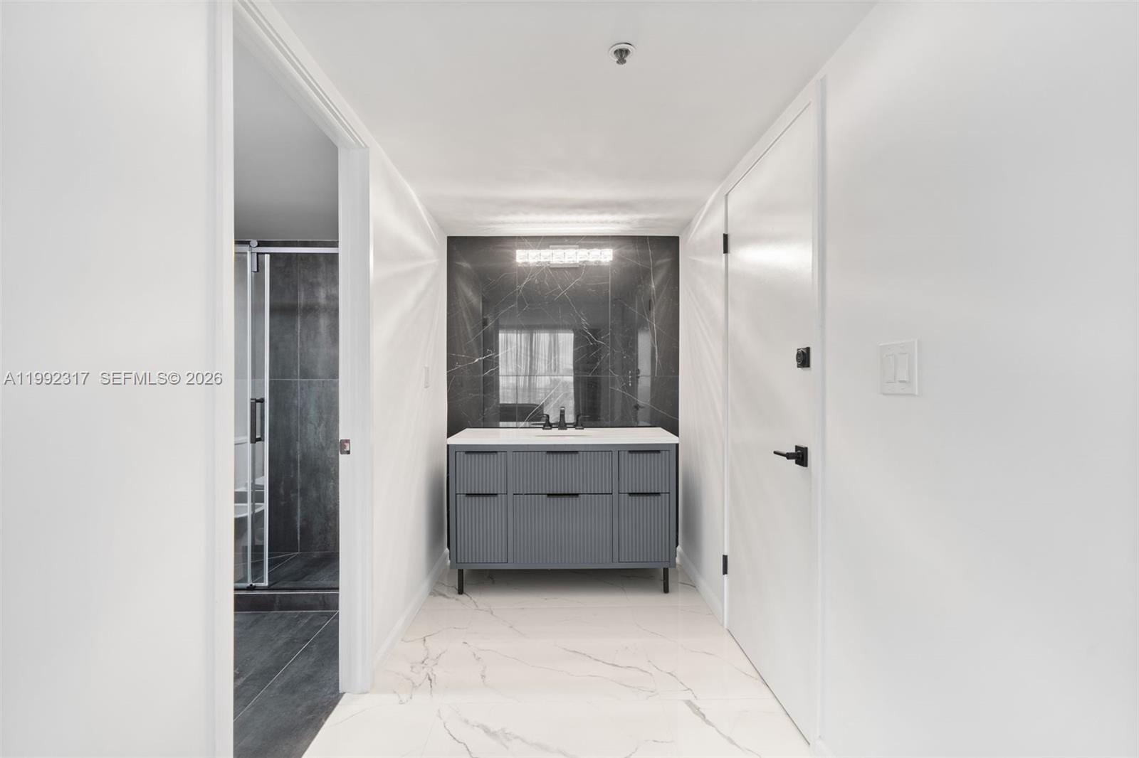 image Winston Towers 6007