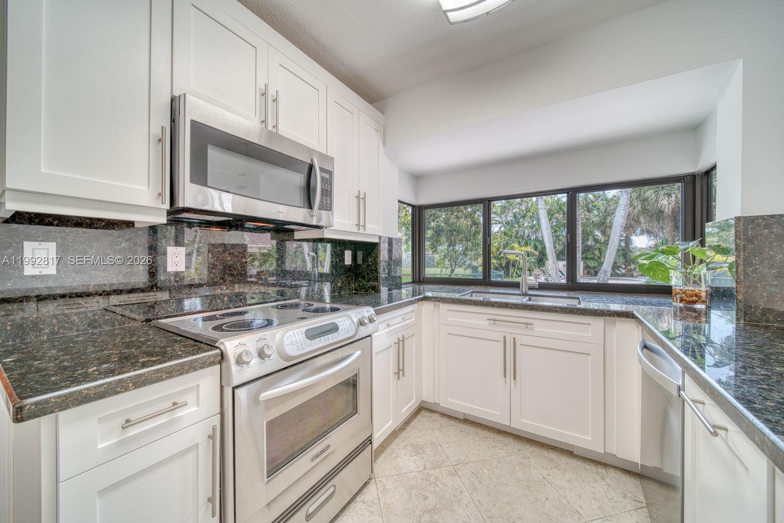 7320 SW 100th Ct Miami, FL 33173