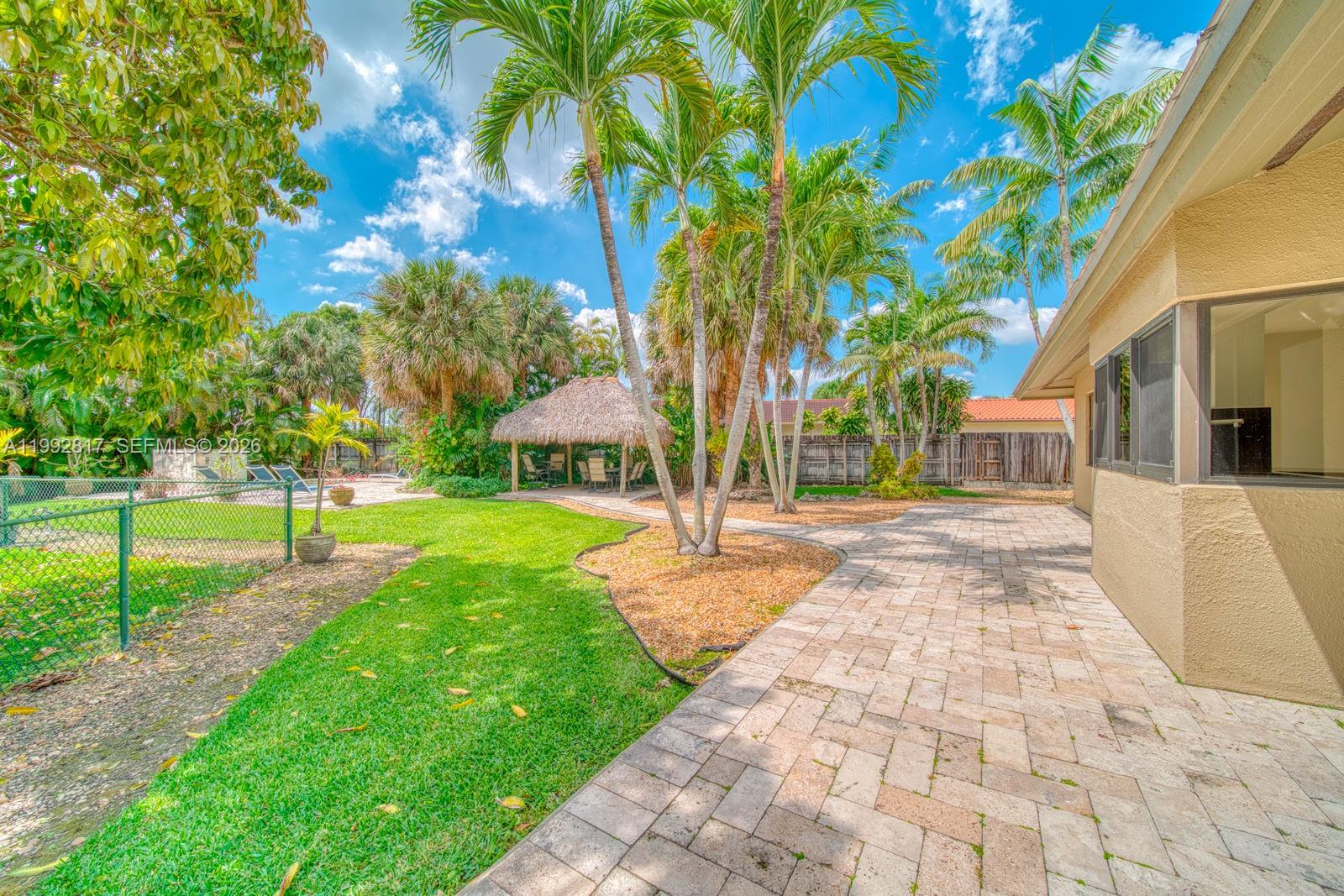 7320 SW 100th Ct Miami, FL 33173