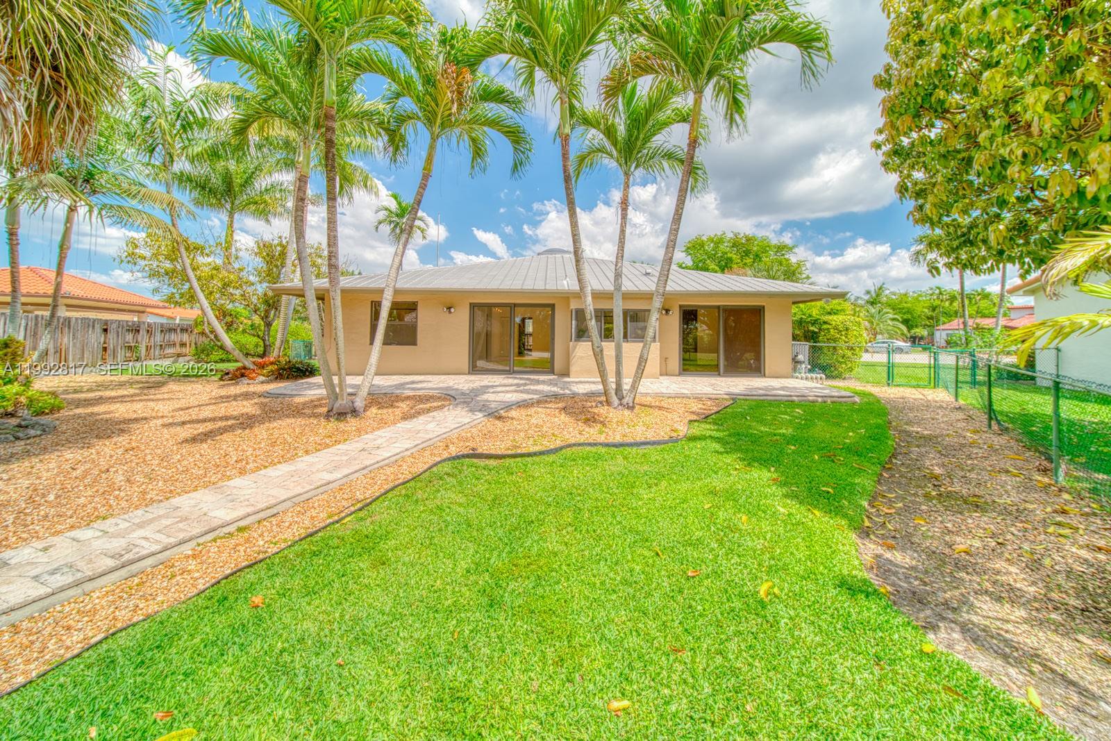 7320 SW 100th Ct Miami, FL 33173