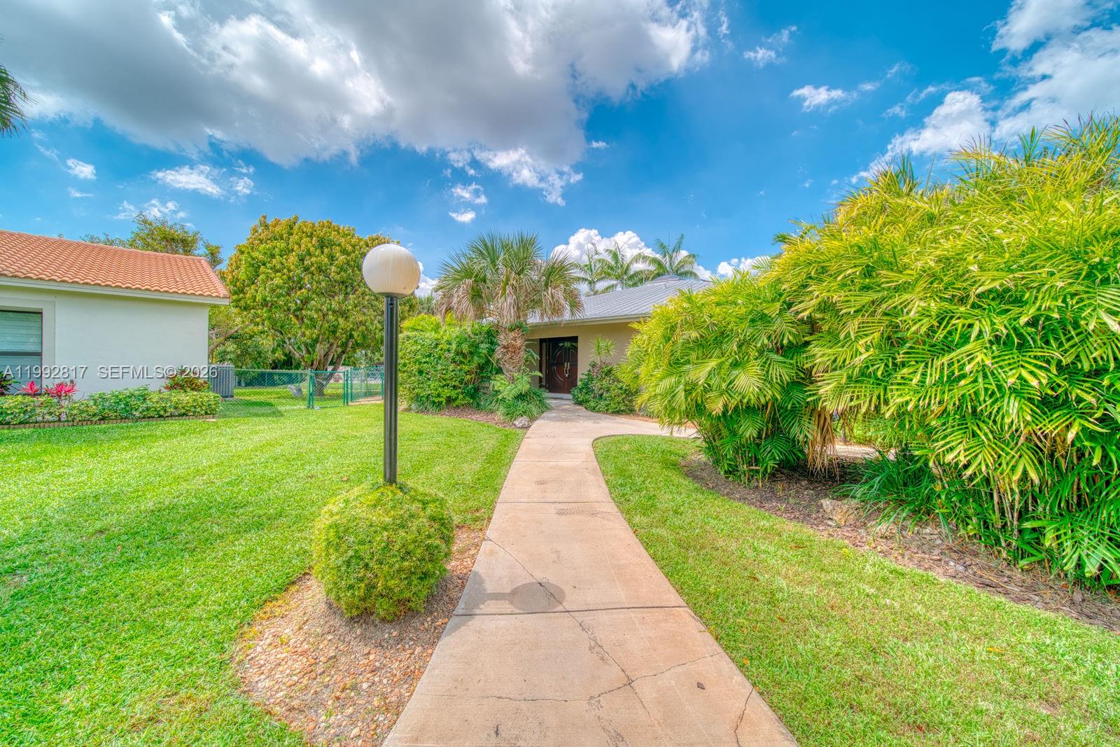 7320 SW 100th Ct Miami, FL 33173